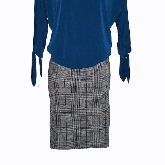 (3/$25) NYC Gray Pencil Skirt - Picture 4 of 5